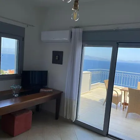 Akoumaros Breeze * Gythio