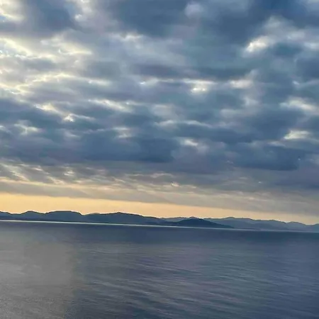 Akoumaros Breeze Gytheio