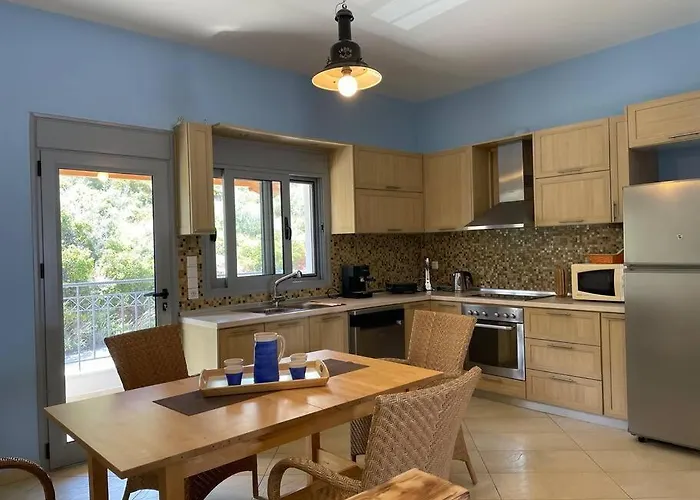 Akoumaros Breeze * Gythio