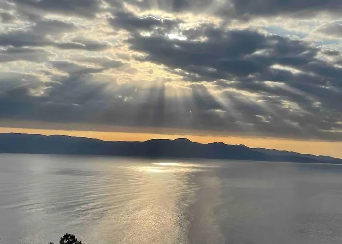 Akoumaros Breeze Gythio