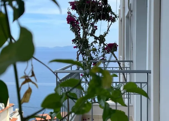 Akoumaros Breeze * Gythio